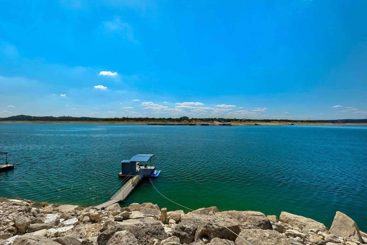 Вилла Atlantis On Lake Travis Pool Hot Tub Dock Leander Экстерьер фото