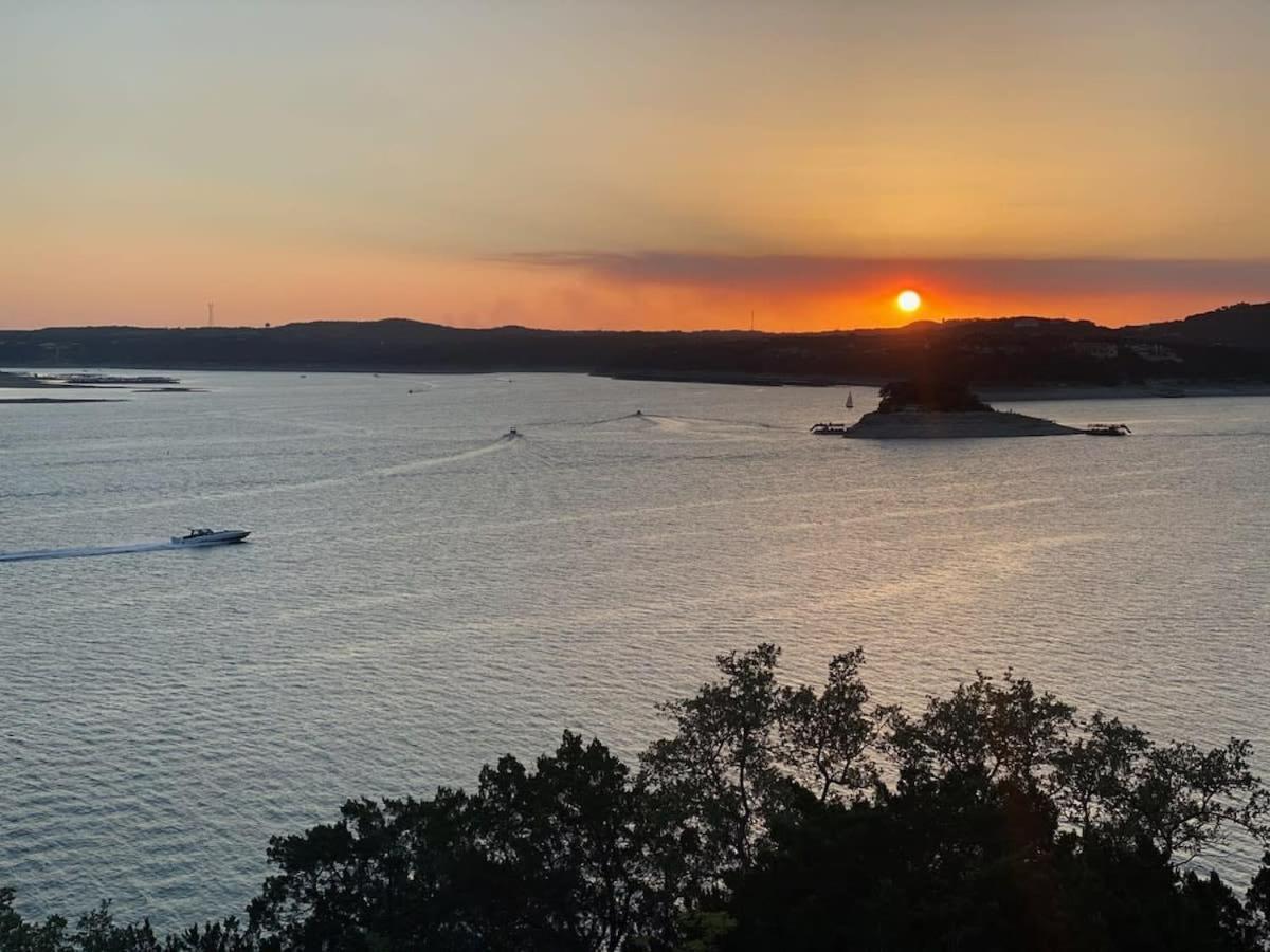 Вилла Atlantis On Lake Travis Pool Hot Tub Dock Leander Экстерьер фото